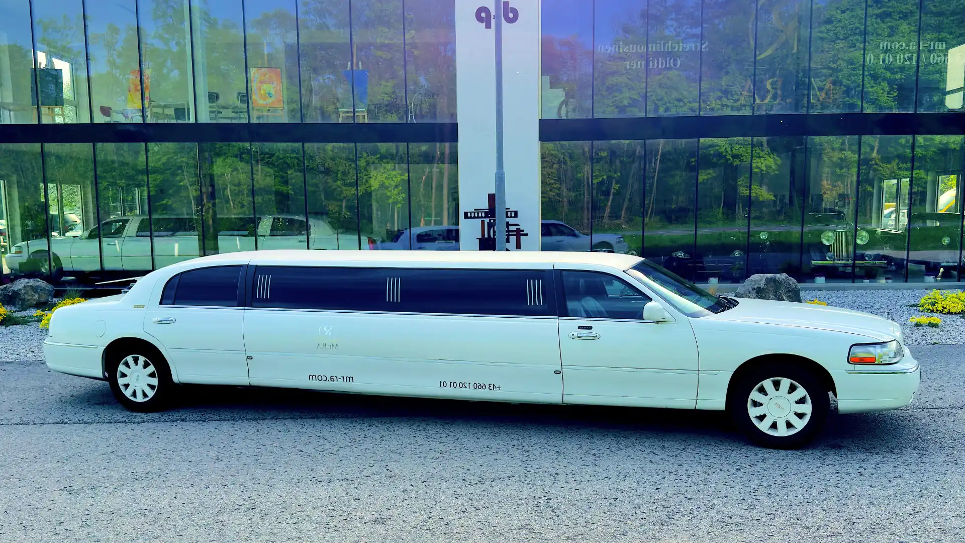 Stretchlimousine mieten, Stretchlimo für Hochzeit mieten in Wien, Stretch Limousine mieten, Stretchlimousine Wien, Limousine Wien, Limousinenservice Niederösterreich, Limousinenservice wien, Limousine mieten Wien